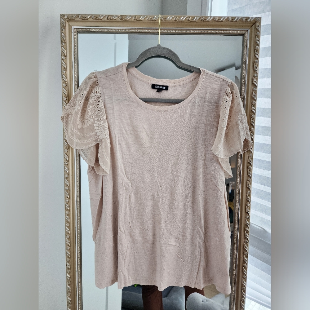 Express Eyelet Sleeve Easy Tee | Size XL | Wheat